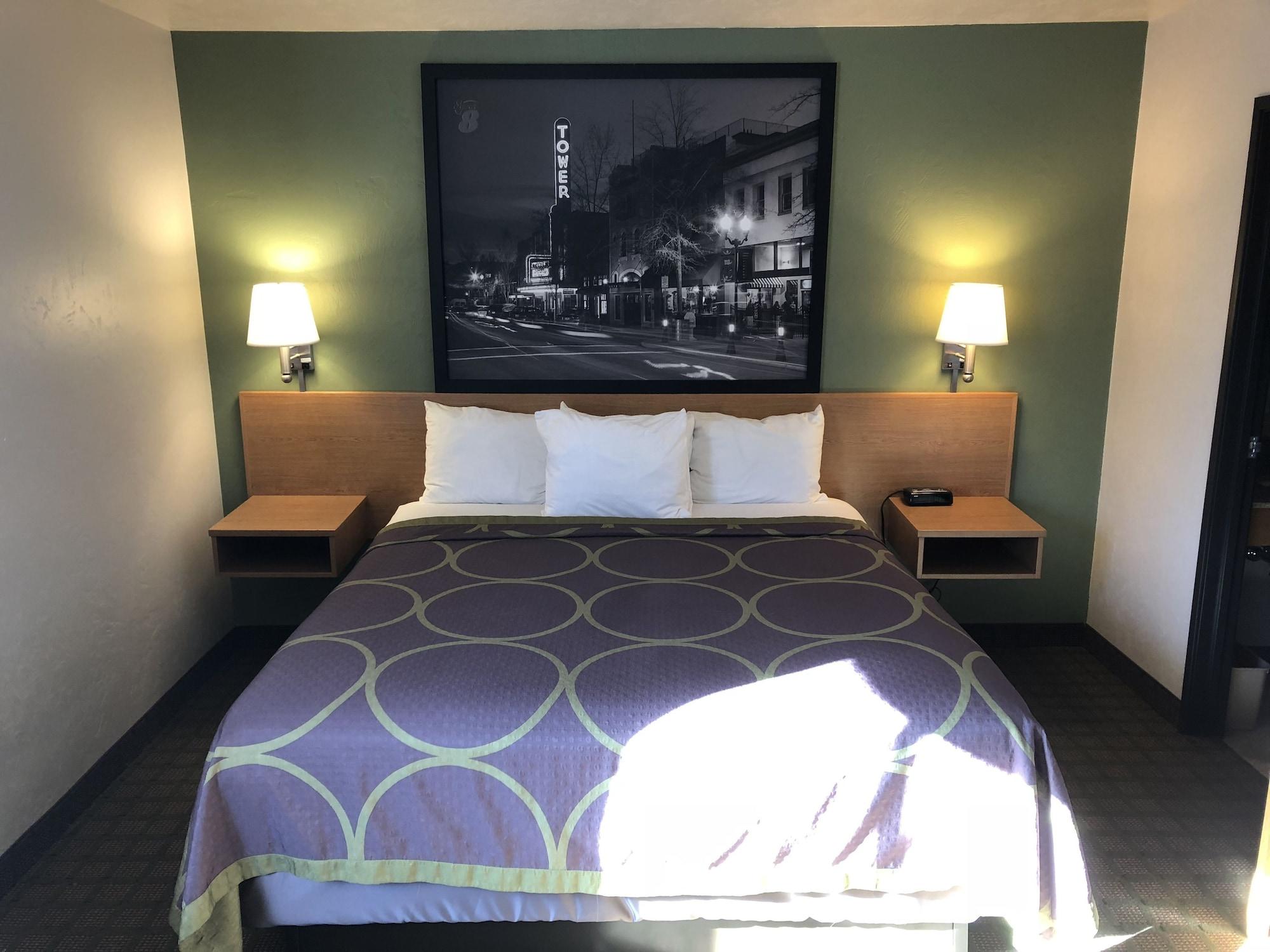 Super 8 by Wyndham Bend Hotel Eksteriør billede